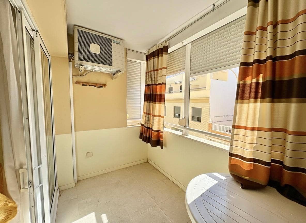 3 soveværelse Lejlighed til salg i Torre del Mar med swimmingpool garage - € 310.000 (Ref: 9605333)