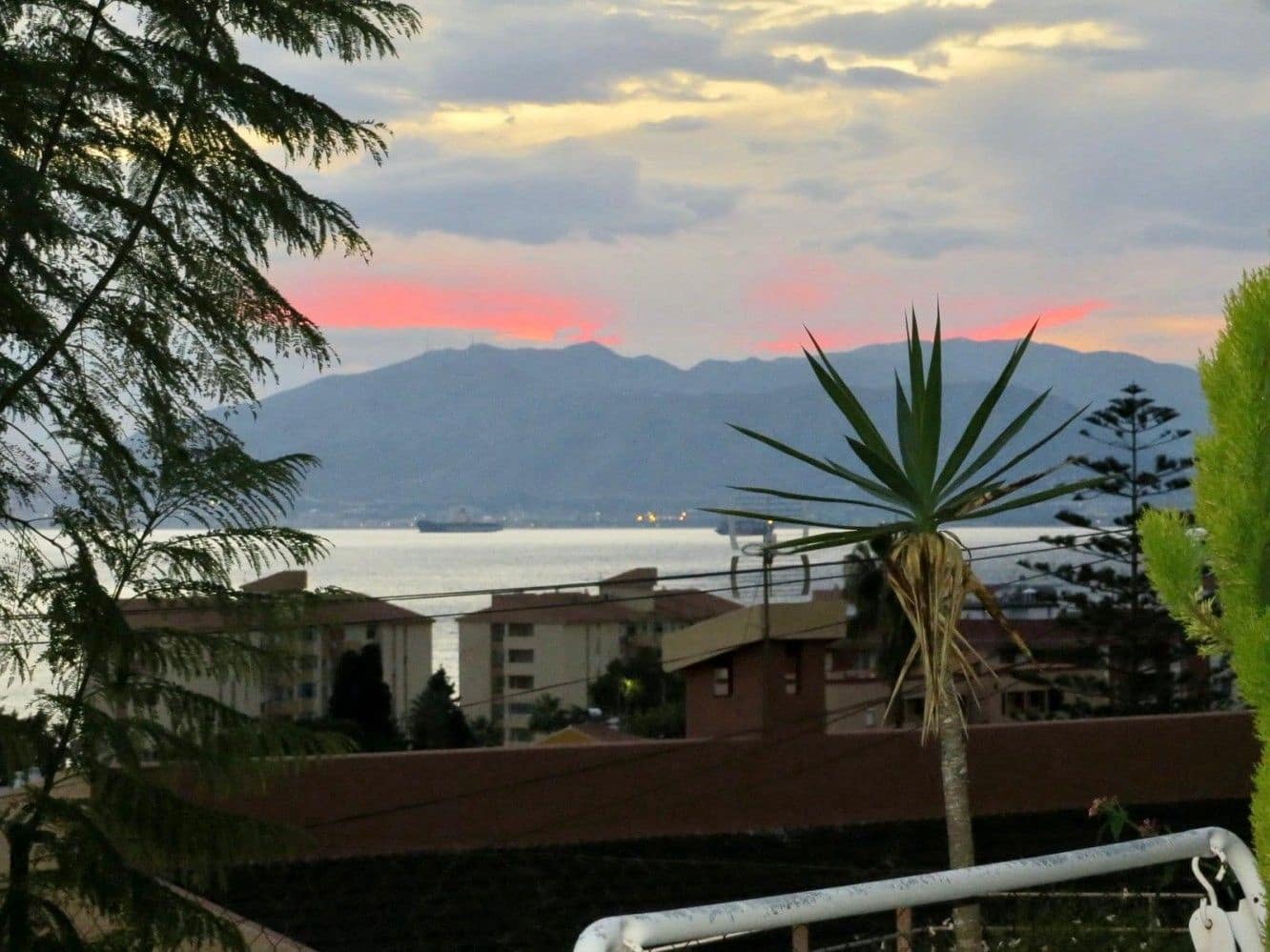 3 sovrum Villa att hyra i Rincon de la Victoria - 1 400 € (Ref: 9605336)