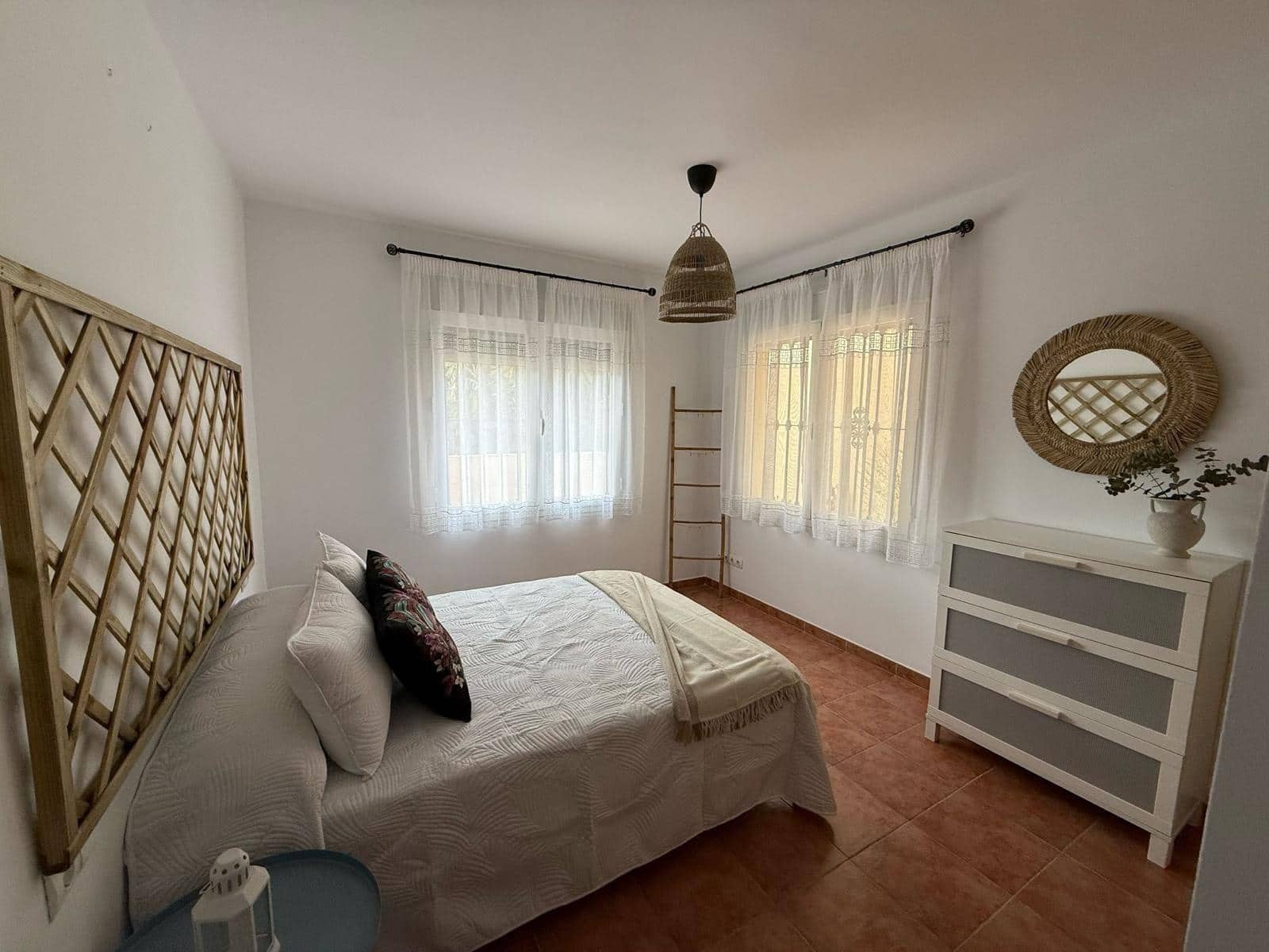 2 bedroom Villa for rent in Venta Baja - € 1,600 (Ref: 9605338)