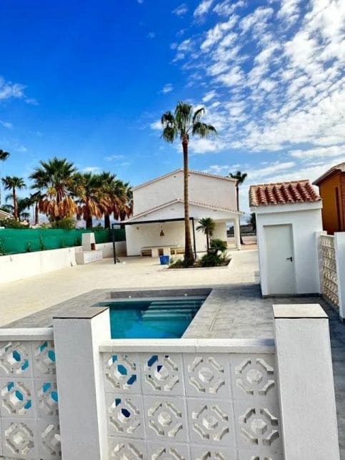 4 soverom Villa til salgs i Almayate med svømmebasseng garasje - € 750 000 (Ref: 9605339)