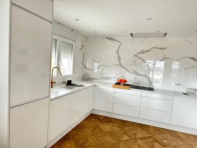 4 soverom Villa til salgs i Almayate, Vélez-Málaga med svømmebasseng garasje - € 750 000 (Ref: 9605339)