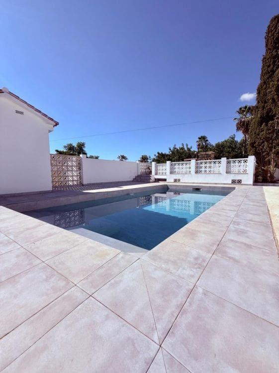 4 soverom Villa til salgs i Almayate med svømmebasseng garasje - € 750 000 (Ref: 9605339)