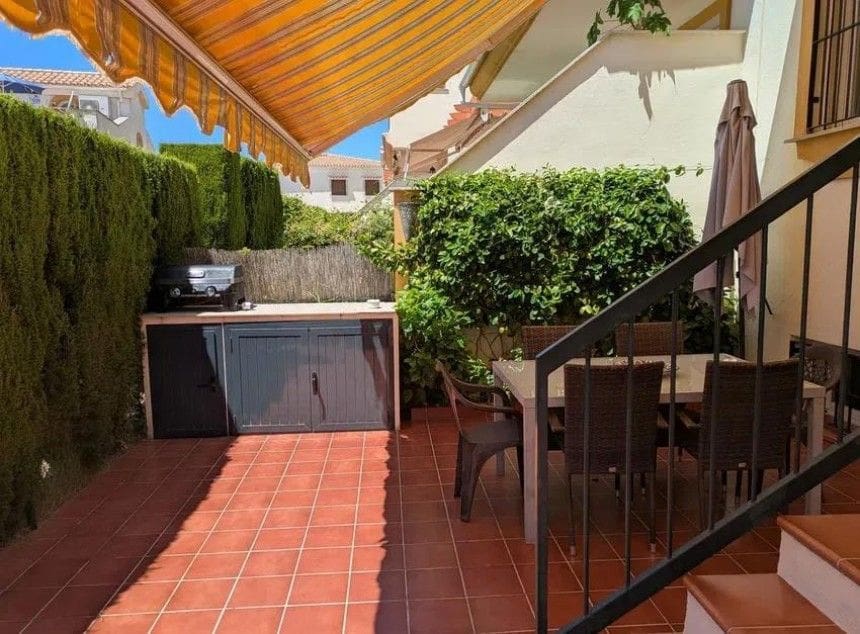 4 soveværelse Villa til salg i Rincon de la Victoria med swimmingpool - € 525.000 (Ref: 9605345)