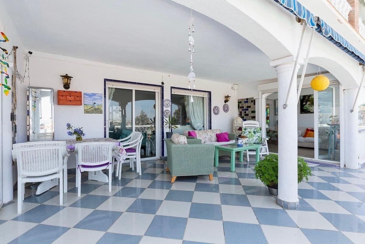 1 Zimmer Reihenhaus zu vermieten in Caleta de Velez mit Pool - 1.300 € (Ref: 9605348)