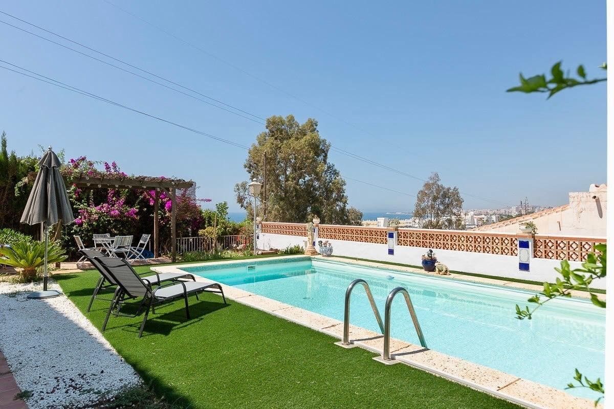 1 Zimmer Reihenhaus zu vermieten in Caleta de Velez mit Pool - 1.300 € (Ref: 9605348)