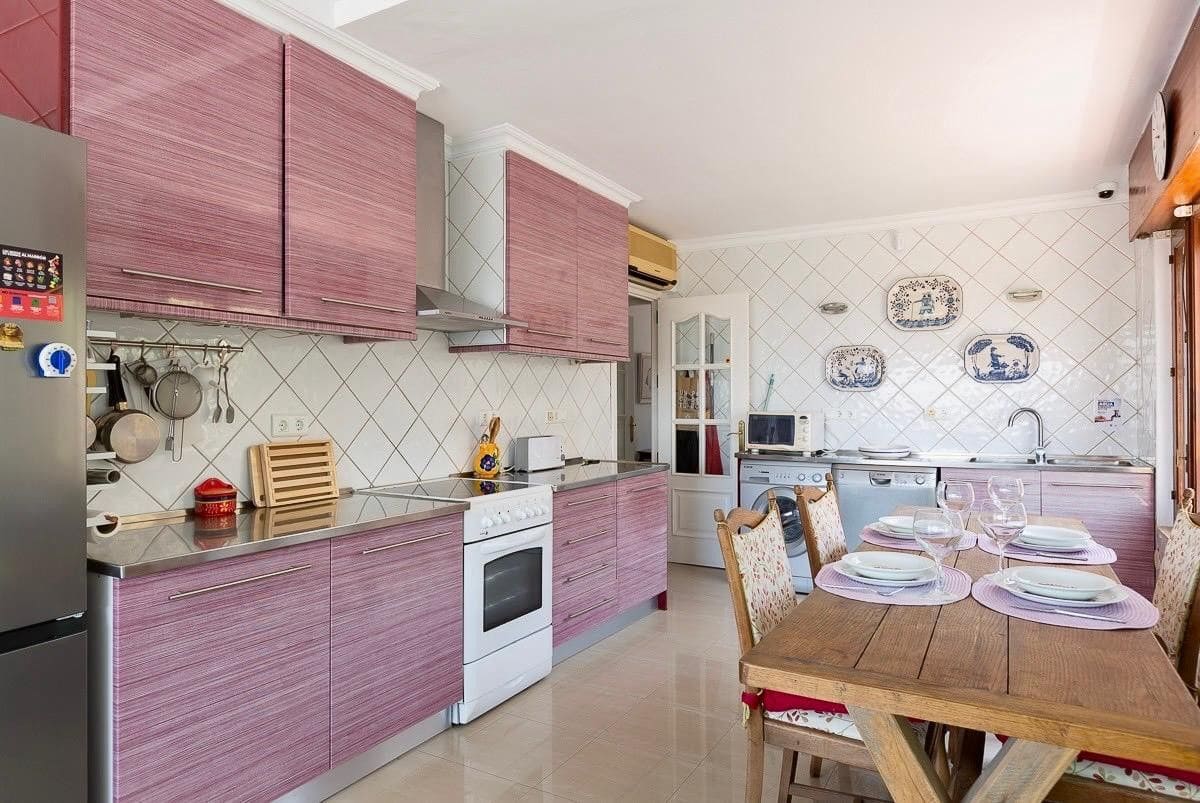 1 Zimmer Reihenhaus zu vermieten in Caleta de Velez mit Pool - 1.300 € (Ref: 9605348)