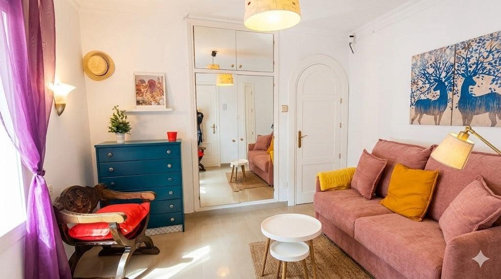 1 Zimmer Reihenhaus zu vermieten in Caleta de Velez mit Pool - 1.300 € (Ref: 9605348)