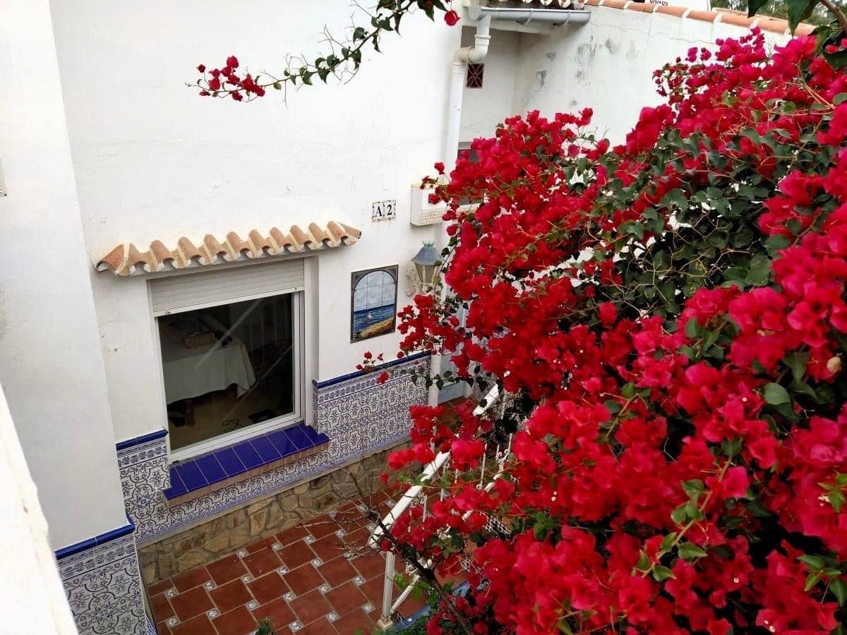 1 Zimmer Reihenhaus zu vermieten in Caleta de Velez mit Pool - 1.300 € (Ref: 9605348)