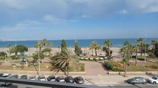 2 bedroom Apartment for rent in Torre del Mar, Vélez-Málaga - € 950 (Ref: 9605353)