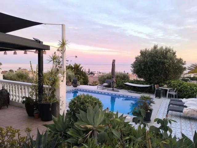 4 chambre Villa/Maison à vendre à Rincón de la Victoria avec piscine garage - 895 000 € (Ref: 9605354)