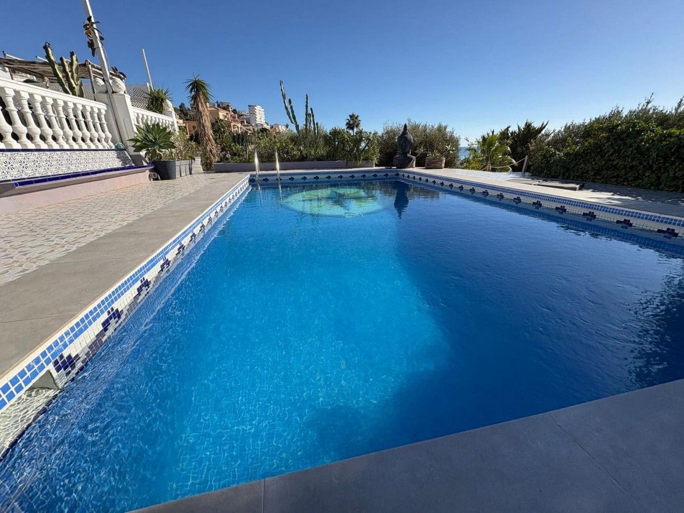 4 soverom Villa til salgs i Rincon de la Victoria med svømmebasseng garasje - € 895 000 (Ref: 9605354)