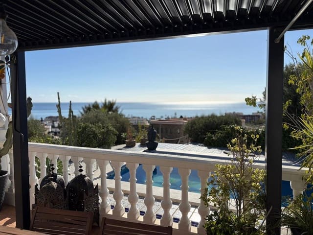 4 chambre Villa/Maison à vendre à Rincón de la Victoria avec piscine garage - 895 000 € (Ref: 9605354)