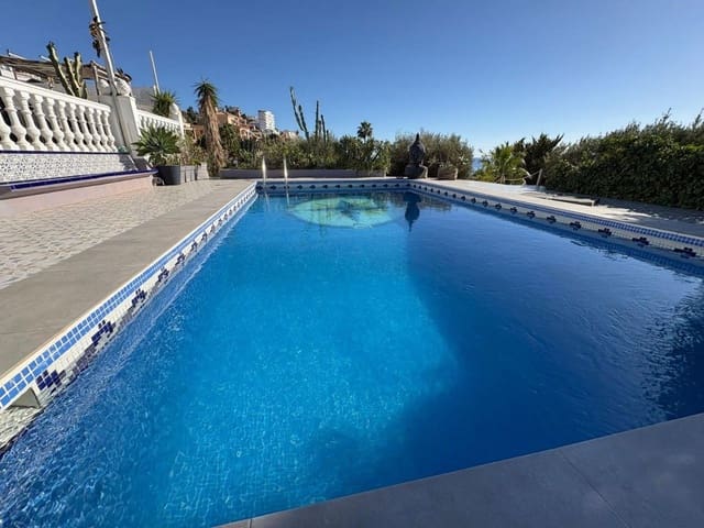 4 chambre Villa/Maison à vendre à Rincón de la Victoria avec piscine garage - 895 000 € (Ref: 9605354)