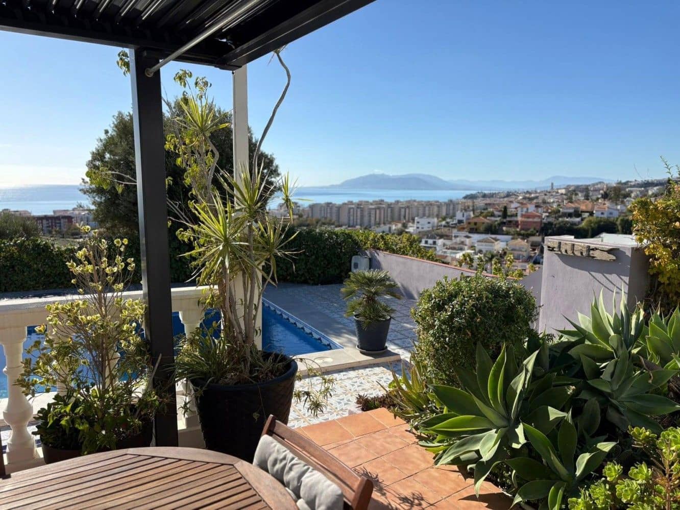 4 soverom Villa til salgs i Rincon de la Victoria med svømmebasseng garasje - € 895 000 (Ref: 9605354)