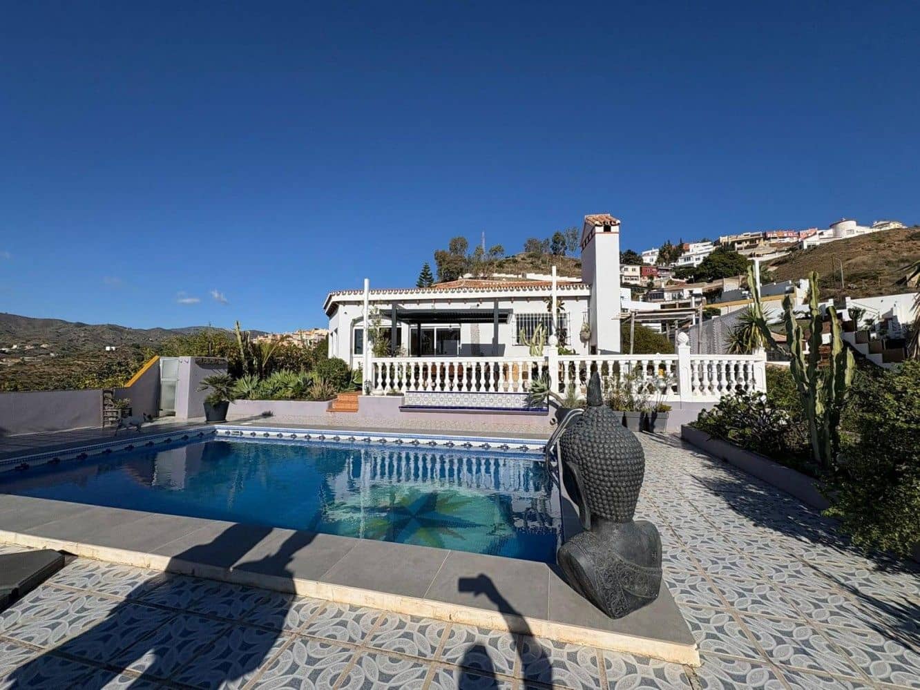 4 soverom Villa til salgs i Rincon de la Victoria med svømmebasseng garasje - € 895 000 (Ref: 9605354)