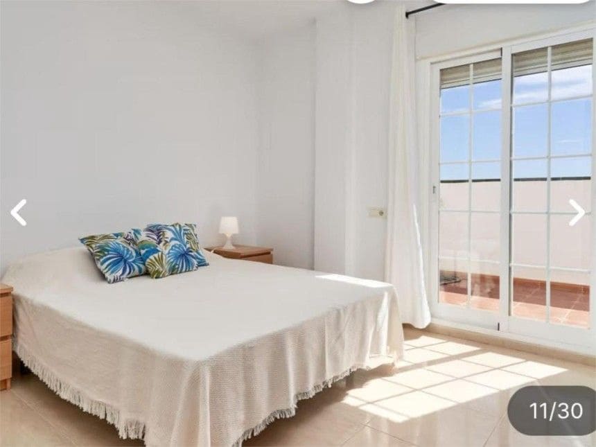 2 soverom Penthouse til leie i Torrox-Costa - € 900 (Ref: 9605357)