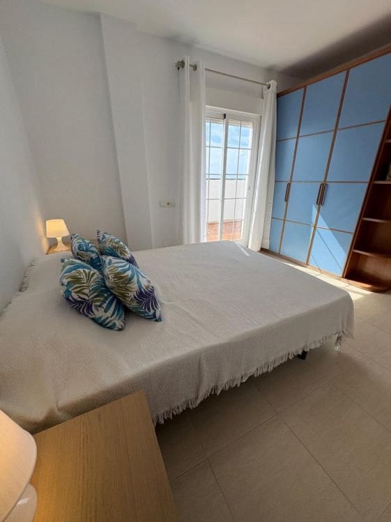 2 soverom Penthouse til leie i Torrox-Costa - € 900 (Ref: 9605357)