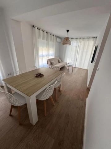 2 quarto Apartamento para arrendar em Torre del Mar, Vélez-Málaga com piscina - 950 € (Ref: 9605364)