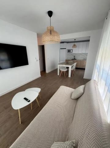 2 quarto Apartamento para arrendar em Torre del Mar, Vélez-Málaga com piscina - 950 € (Ref: 9605364)