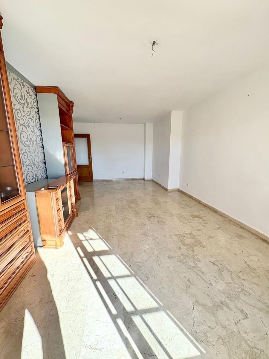 4 soveværelse Lejlighed til salg i Caleta de Velez med swimmingpool - € 370.000 (Ref: 9625938)