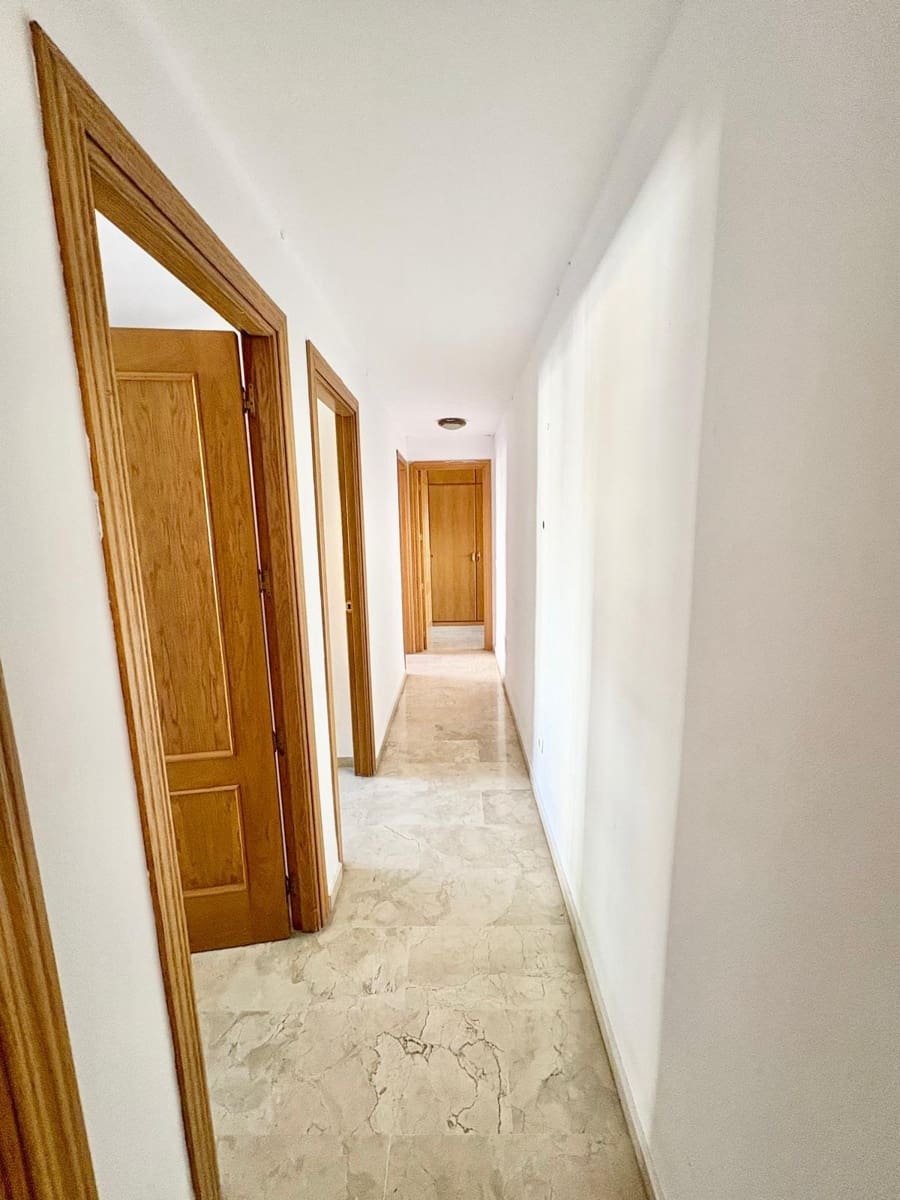 4 soveværelse Lejlighed til salg i Caleta de Velez med swimmingpool - € 370.000 (Ref: 9625938)