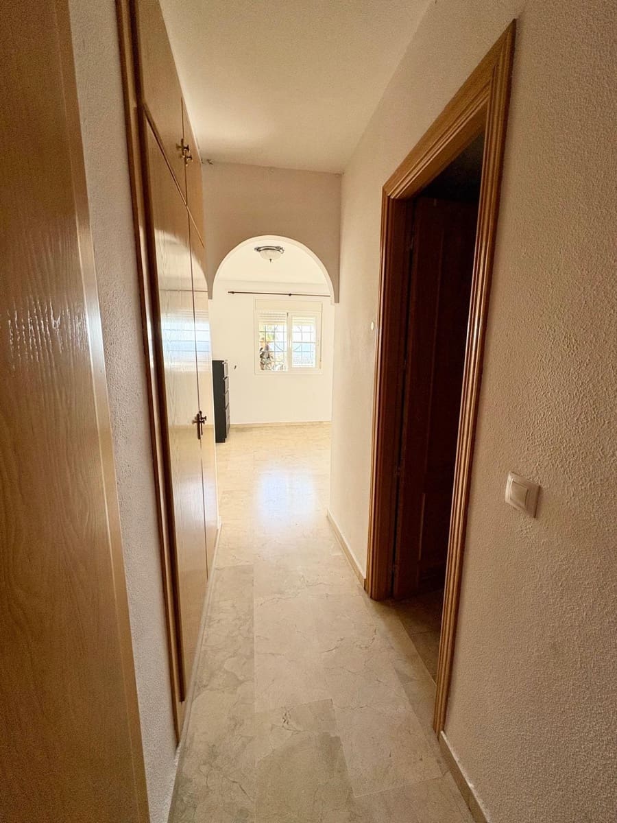 4 soveværelse Lejlighed til salg i Caleta de Velez med swimmingpool - € 370.000 (Ref: 9625938)