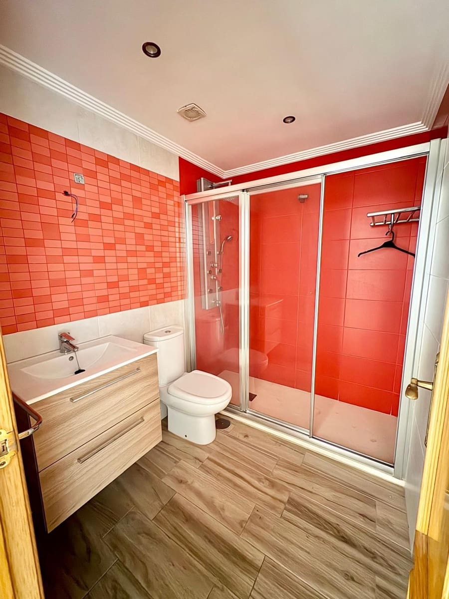 4 soveværelse Lejlighed til salg i Caleta de Velez med swimmingpool - € 370.000 (Ref: 9625938)