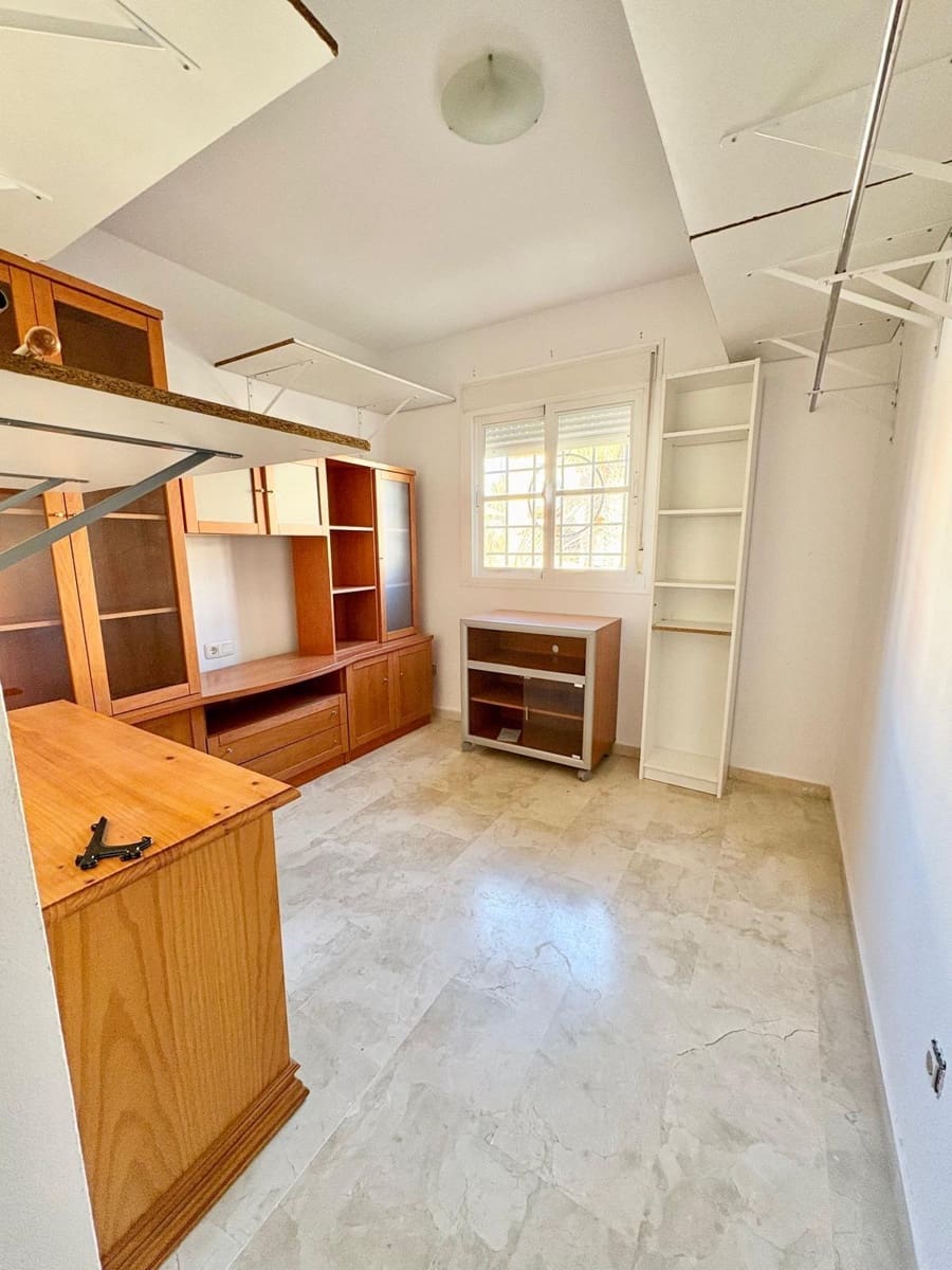 4 soveværelse Lejlighed til salg i Caleta de Velez med swimmingpool - € 370.000 (Ref: 9625938)