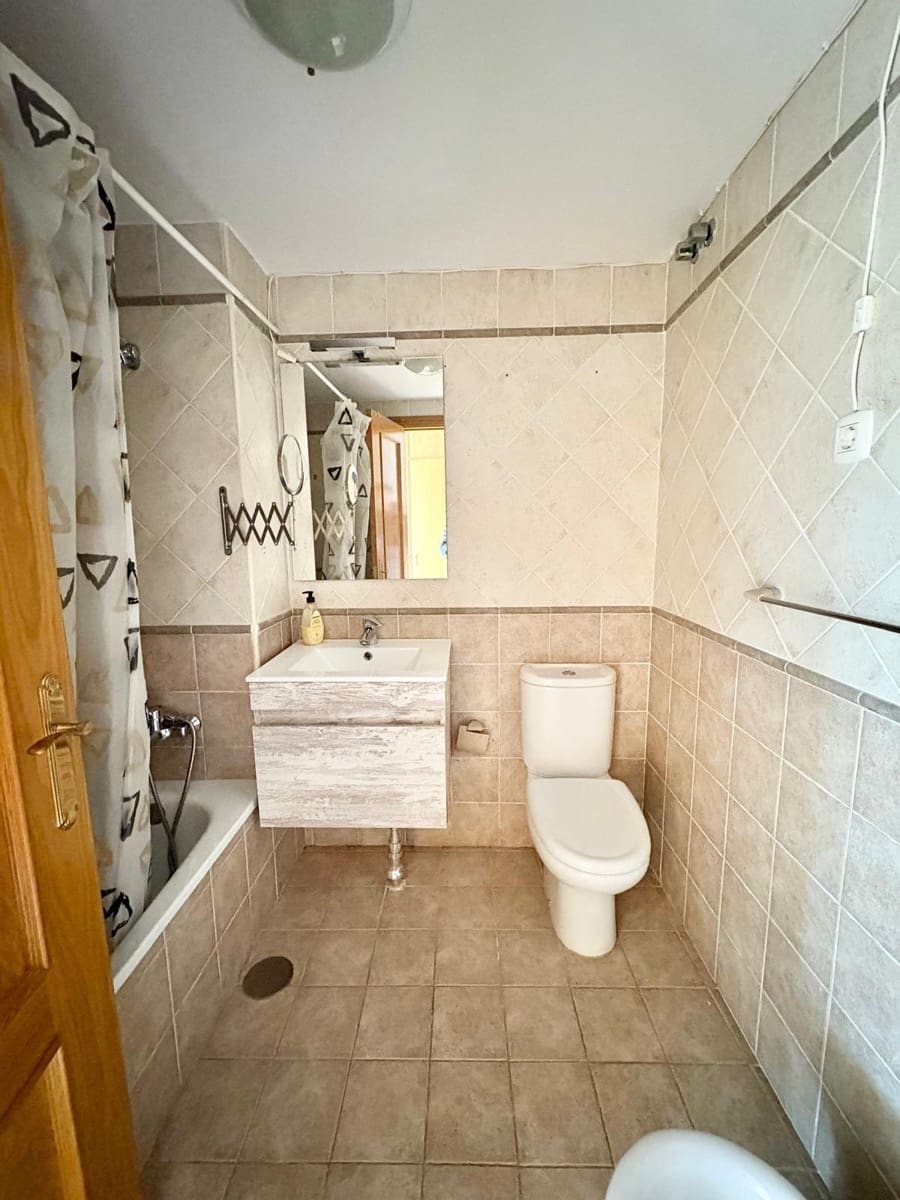 4 soveværelse Lejlighed til salg i Caleta de Velez med swimmingpool - € 370.000 (Ref: 9625938)