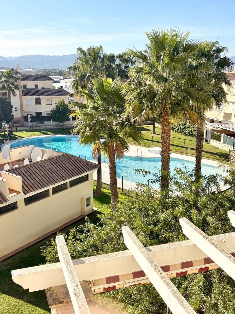 4 soveværelse Lejlighed til salg i Caleta de Velez med swimmingpool - € 370.000 (Ref: 9625938)