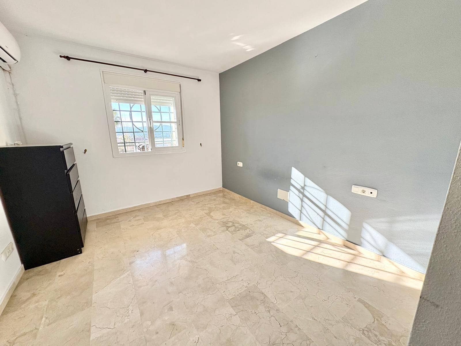 4 soveværelse Lejlighed til salg i Caleta de Velez med swimmingpool - € 370.000 (Ref: 9625938)