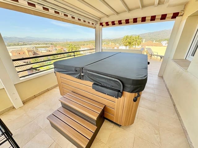 Ático de 2 habitaciones en Caleta de Vélez, Vélez-Málaga en venta - 525.000 € (Ref: 9627426)