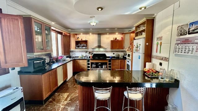 Moradia para venda em Almayate, Vélez-Málaga com piscina garagem - 1 300 000 € (Ref: 9651860)