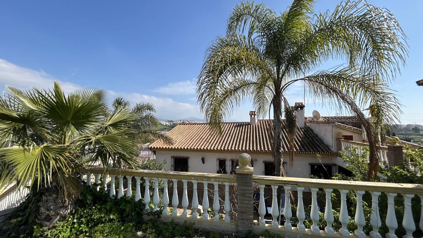 Chalet en Almayate en venta con piscina garaje - 1.300.000 € (Ref: 9651860)