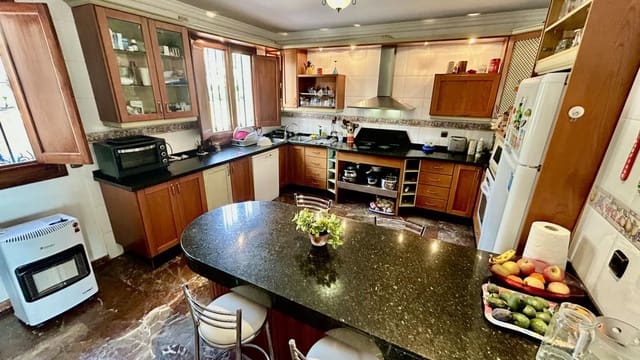 Moradia para venda em Almayate, Vélez-Málaga com piscina garagem - 1 300 000 € (Ref: 9651860)