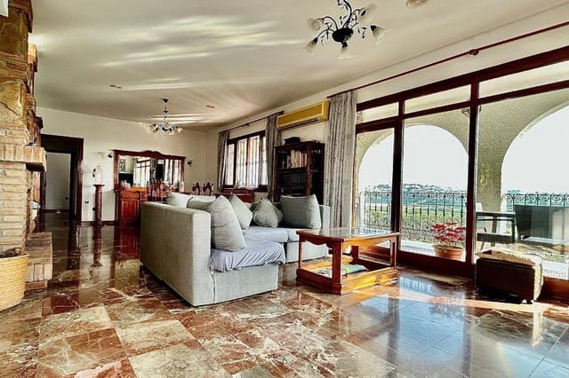 4 sypialnia Willa na sprzedaż w Almayate, Vélez-Málaga z basenem garażem - 1 300 000 € (Ref: 9651860)