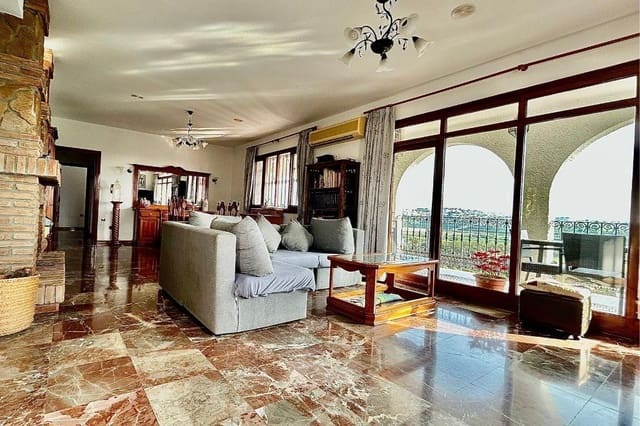 4 slaapkamer Villa te koop in Almayate, Vélez-Málaga met zwembad garage - € 1.300.000 (Ref: 9651860)