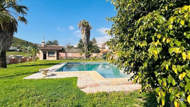 4 slaapkamer Villa te koop in Almayate, Vélez-Málaga met zwembad garage - € 1.300.000 (Ref: 9651860)