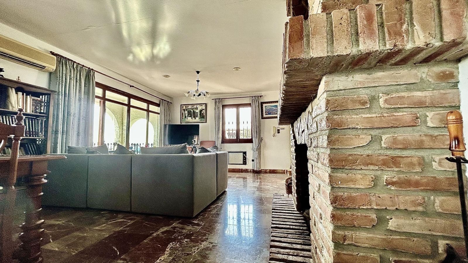 4 sypialnia Willa na sprzedaż w Almayate z basenem garażem - 1 300 000 € (Ref: 9651860)