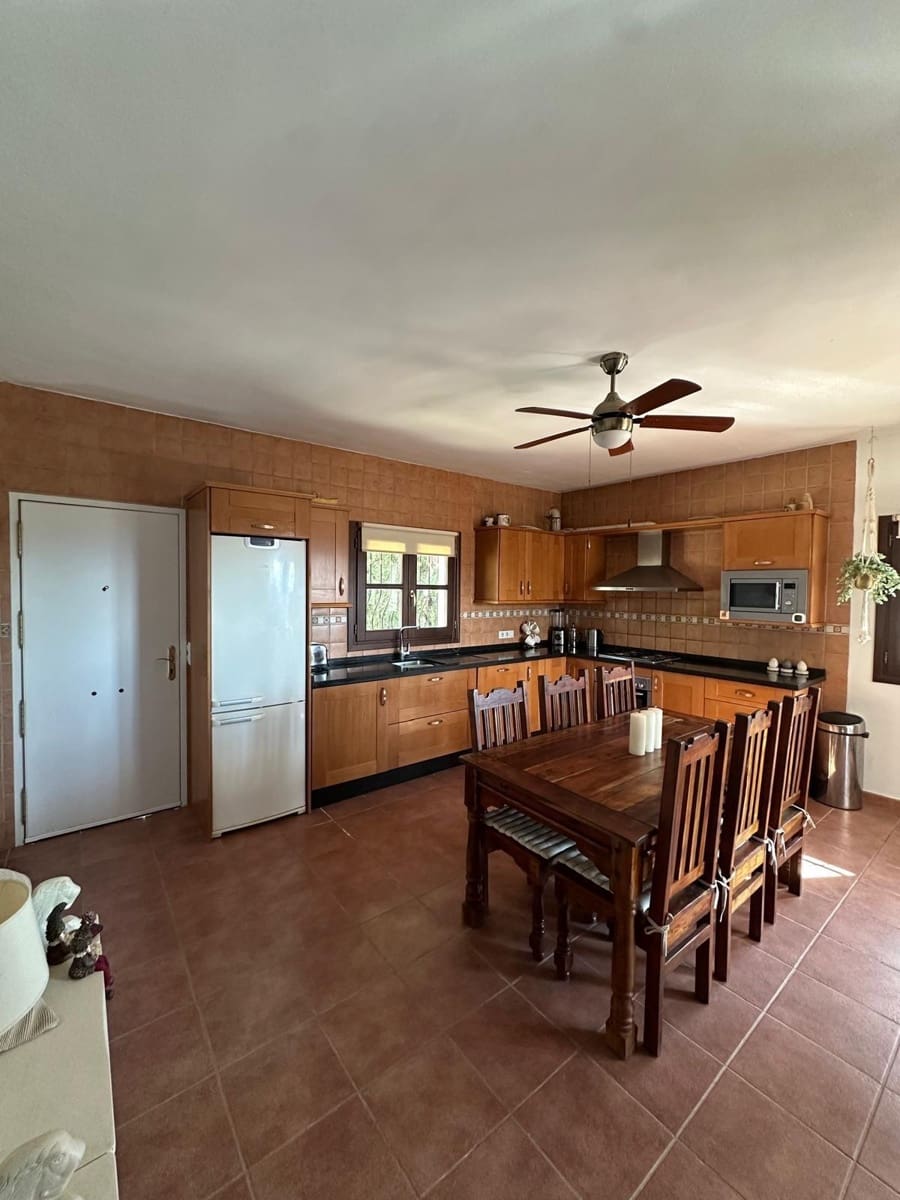 3 sypialnia Finka/Dom wiejski na sprzedaż w Benamargosa z garażem - 350 000 € (Ref: 9651861)