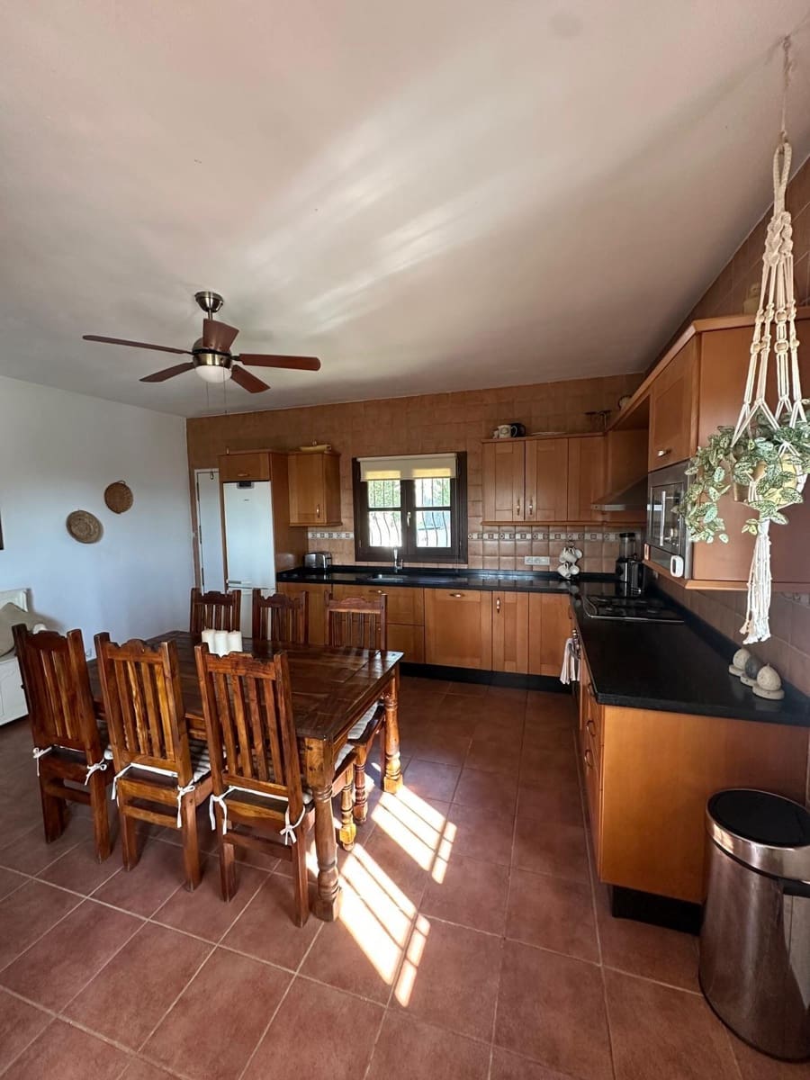 3 sypialnia Finka/Dom wiejski na sprzedaż w Benamargosa z garażem - 350 000 € (Ref: 9651861)