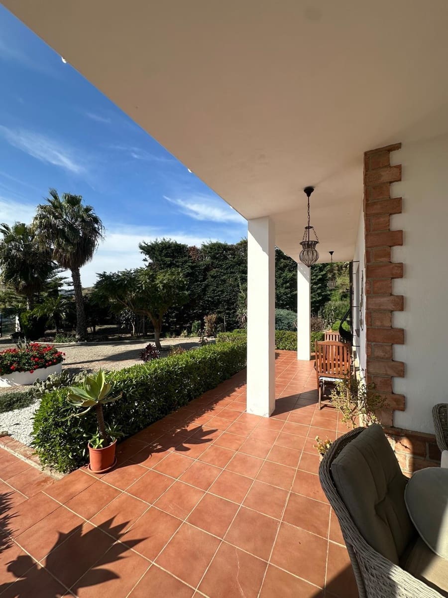 3 sypialnia Finka/Dom wiejski na sprzedaż w Benamargosa z garażem - 350 000 € (Ref: 9651861)