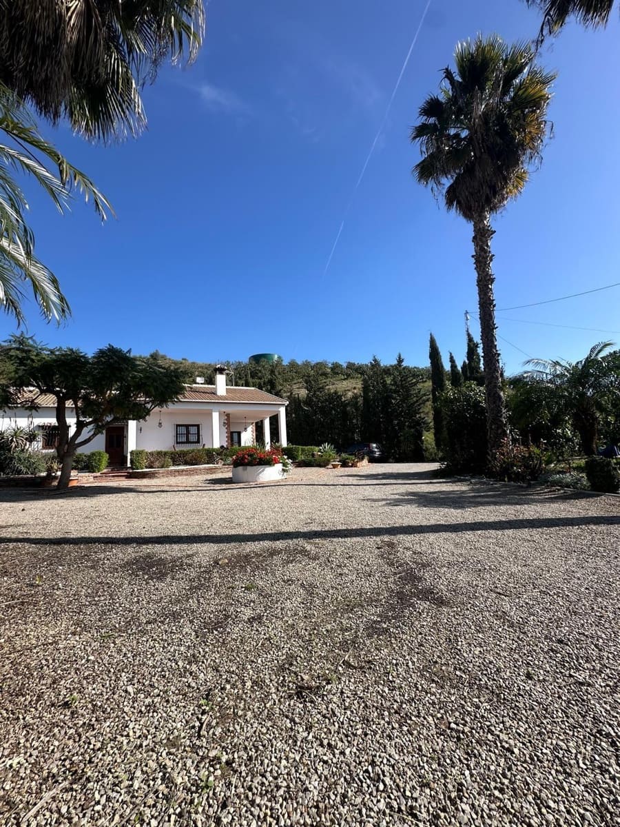 3 sypialnia Finka/Dom wiejski na sprzedaż w Benamargosa z garażem - 350 000 € (Ref: 9651861)