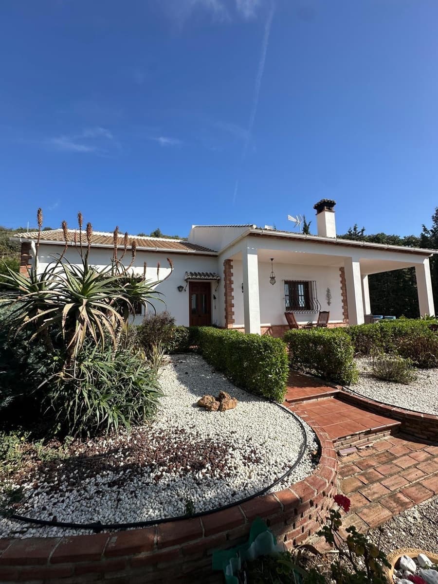 3 sypialnia Finka/Dom wiejski na sprzedaż w Benamargosa z garażem - 350 000 € (Ref: 9651861)