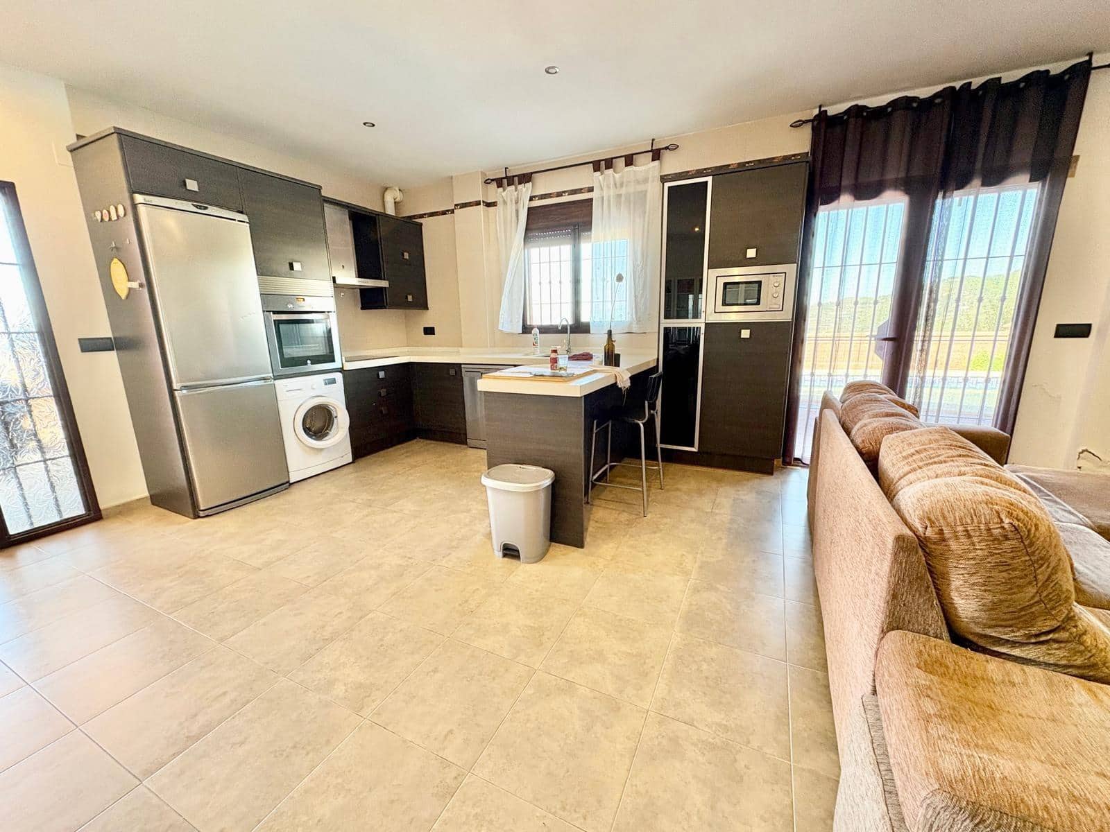 3 makuuhuone Huvila vuokrattavana paikassa Algarrobo mukana 
autotalli - 1 300 € (Ref: 9659349)