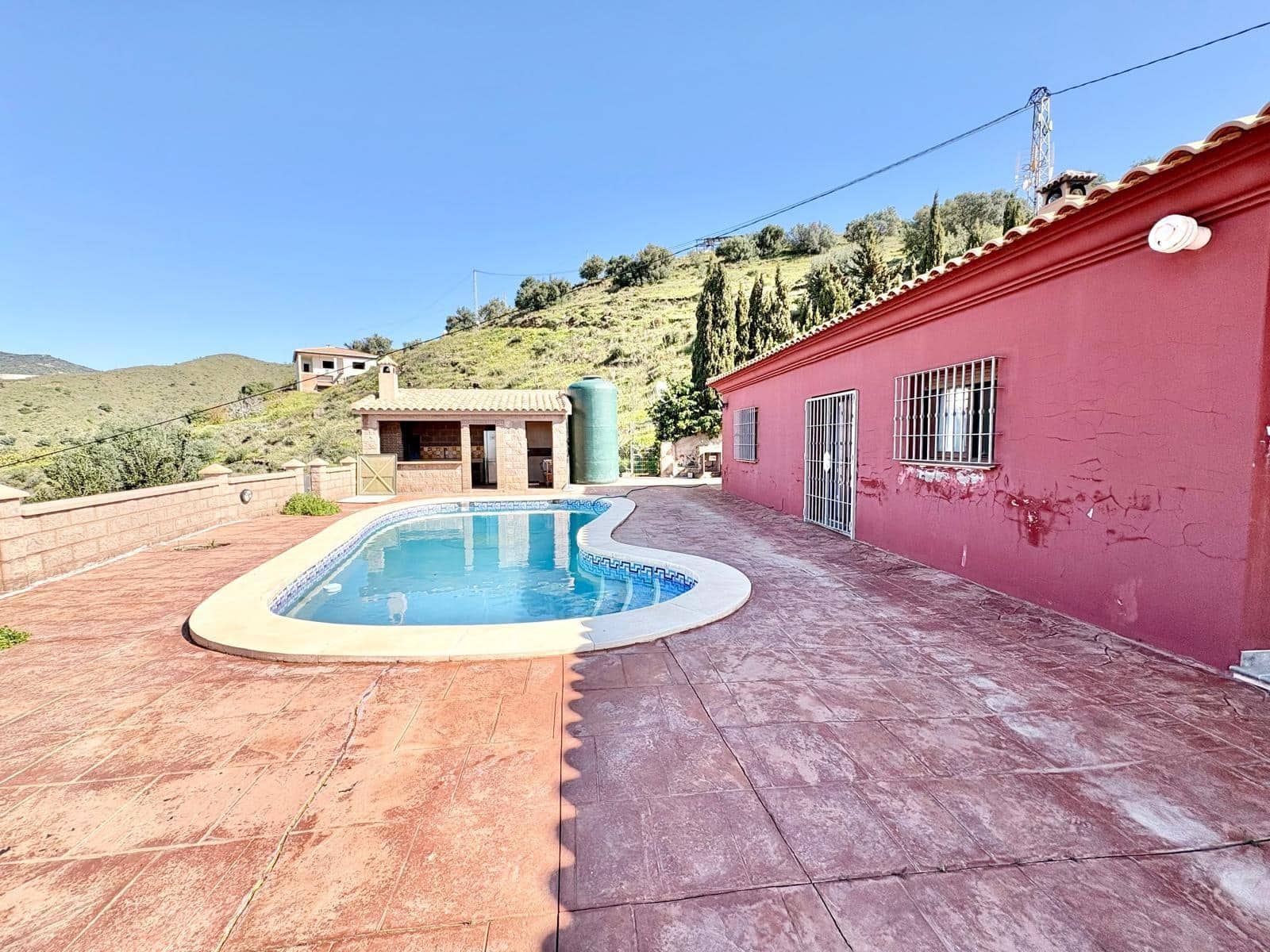 3 makuuhuone Huvila vuokrattavana paikassa Algarrobo mukana 
autotalli - 1 300 € (Ref: 9659349)