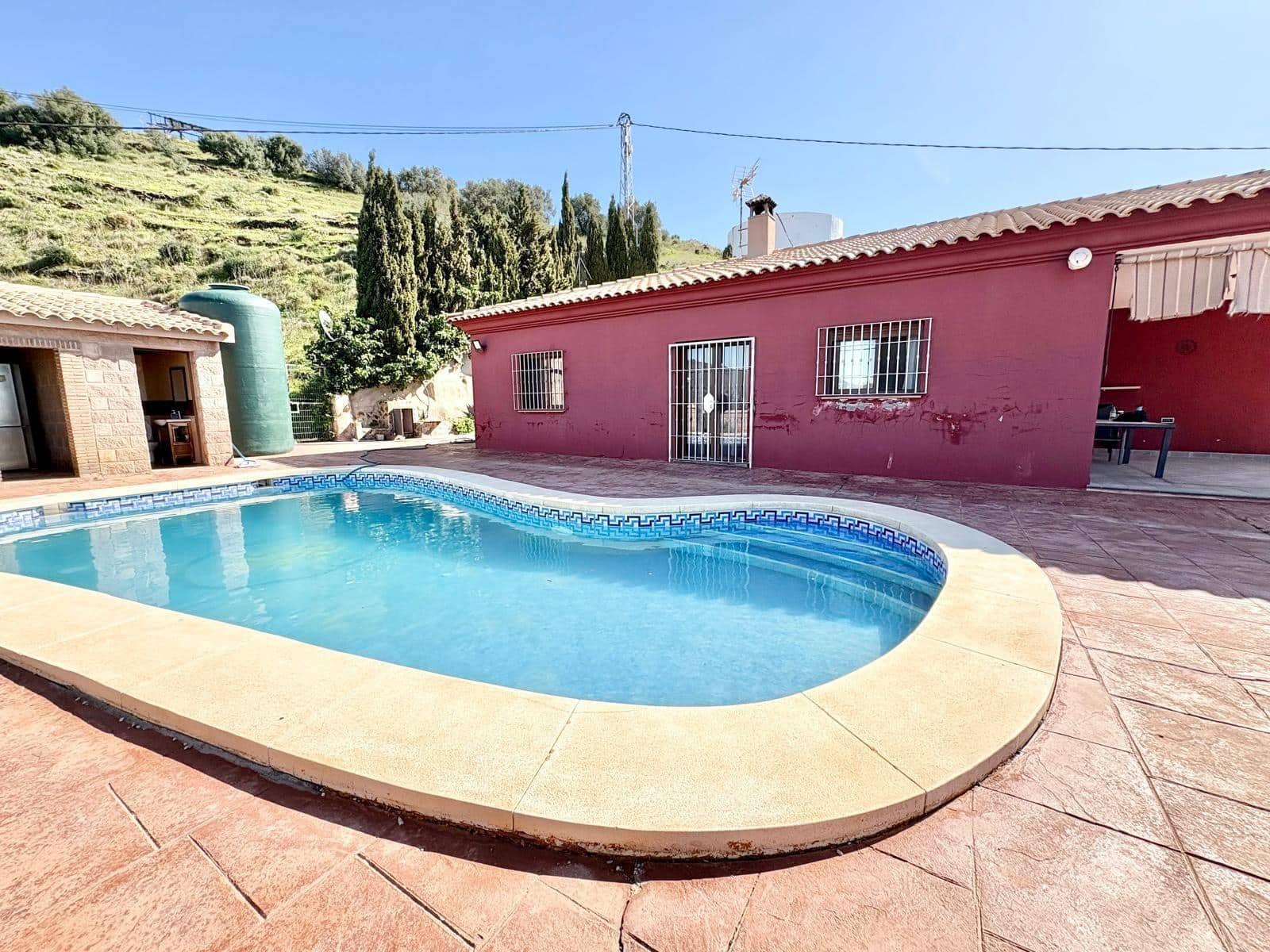 3 makuuhuone Huvila vuokrattavana paikassa Algarrobo mukana 
autotalli - 1 300 € (Ref: 9659349)