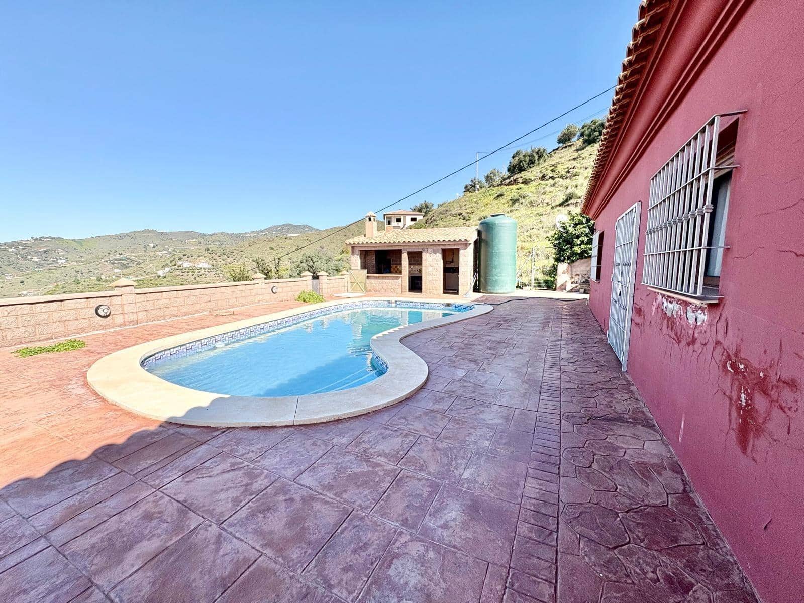 3 makuuhuone Huvila vuokrattavana paikassa Algarrobo mukana 
autotalli - 1 300 € (Ref: 9659349)