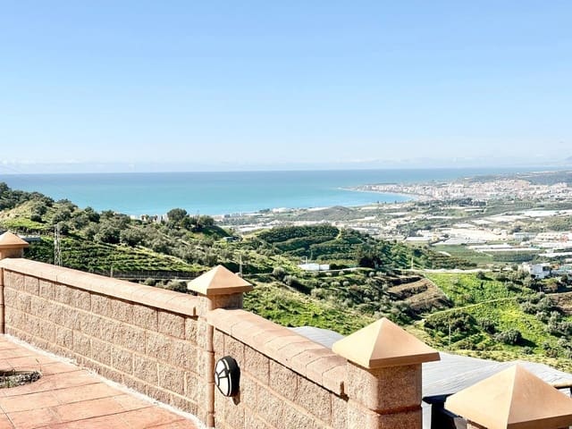 3 bedroom Villa for rent in Algarrobo with garage - € 1,300 (Ref: 9659349)