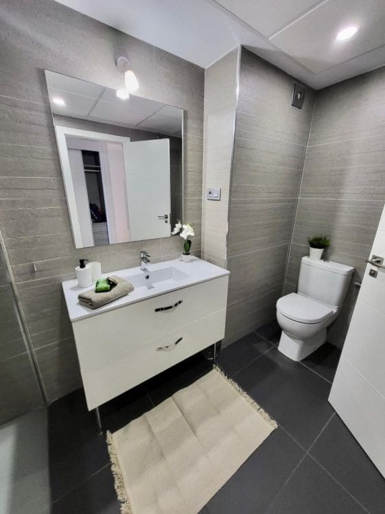 2 slaapkamer Appartement te huur in Rincon de la Victoria - € 1.600 (Ref: 9674134)